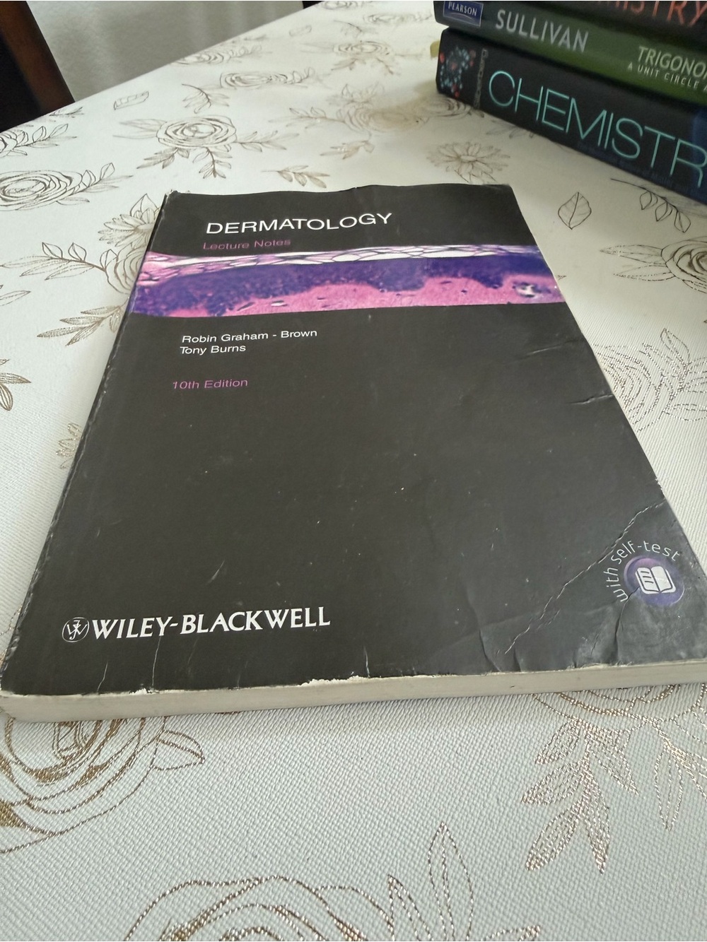 Lecture Notes: Dermatology (10th Edition) Paperback - Robin Graham-Brown & Tony